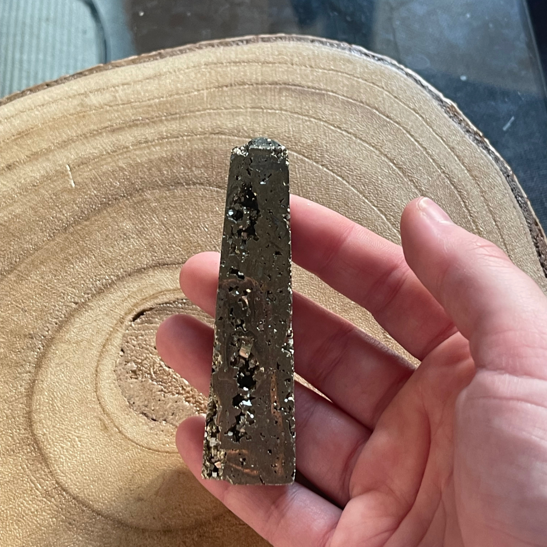 Pointes en Cristaux - Énergie et Élégance Naturelle