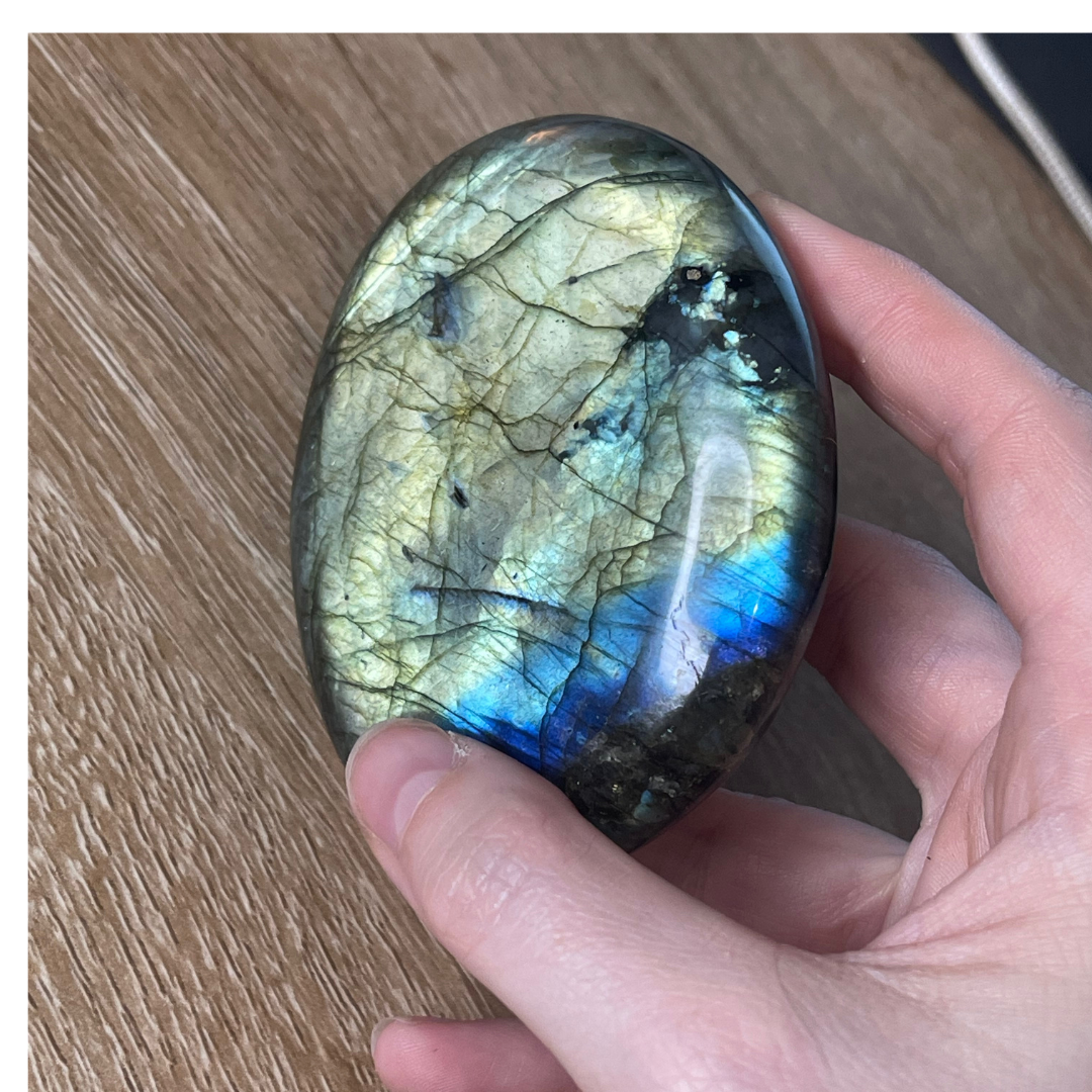 Galet en Labradorite Qualité AA - Provenance Madagascar