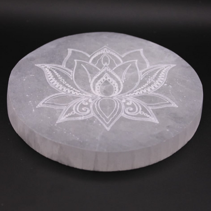 Plaque de Rechargement en Sélénite avec Symbole de la Fleur de Lotus - Purification et Sérénité