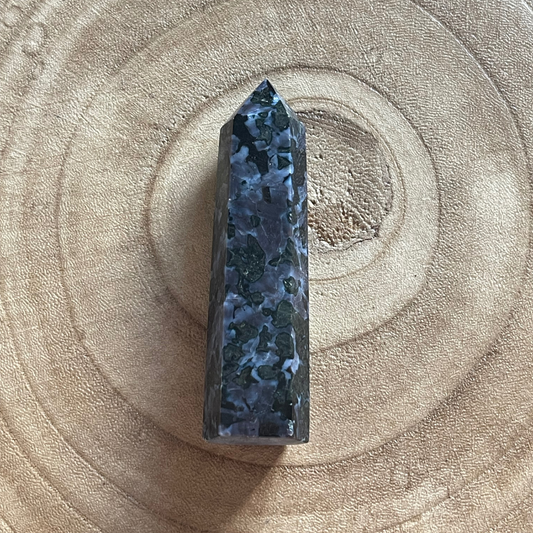 Pointe en Jaspe Gabbro- Spirituel, Clairvoyance, Stabilité