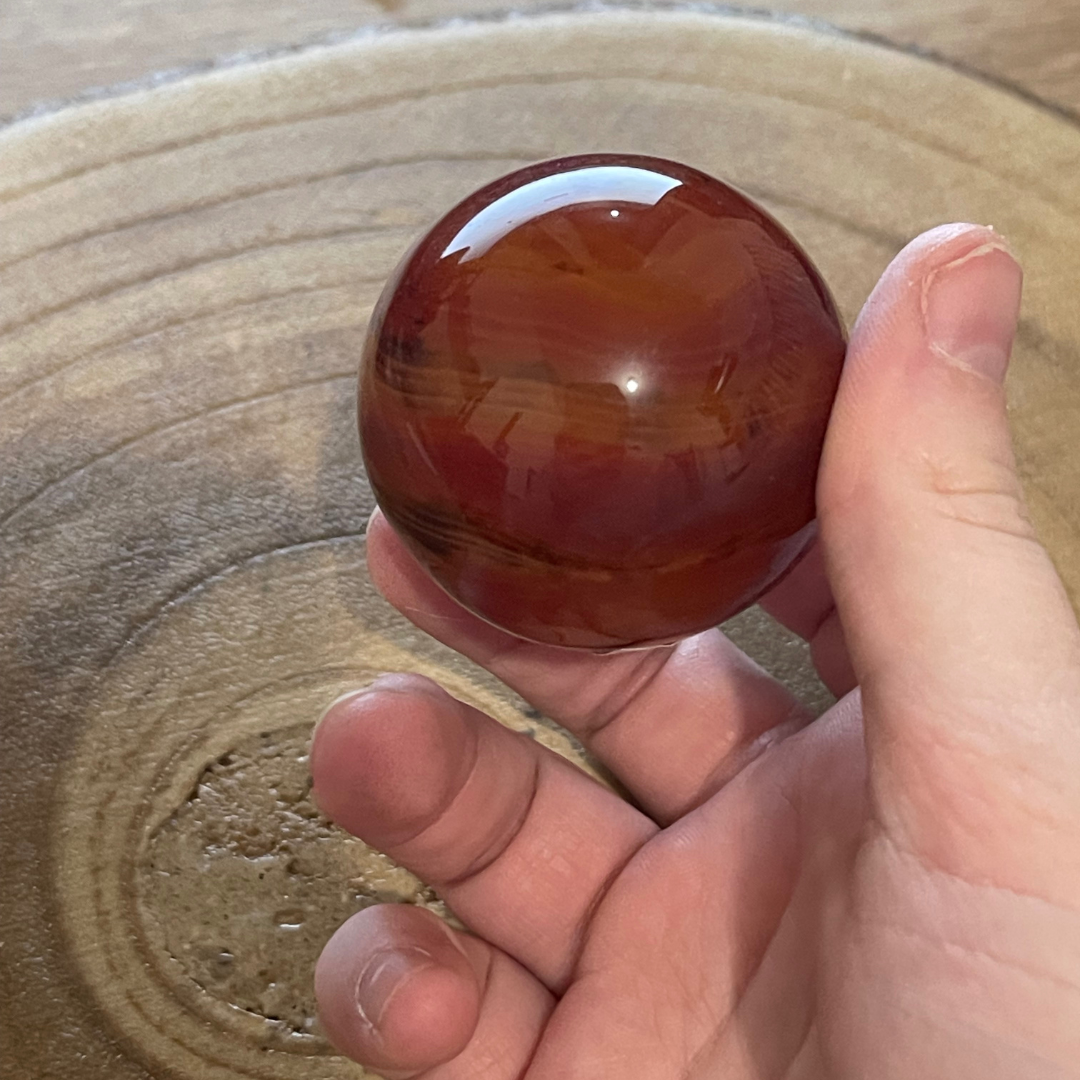 sphère en cornaline